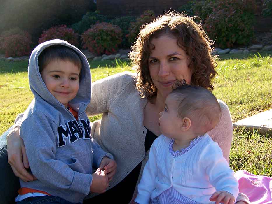 Picture of Teri with her two young children